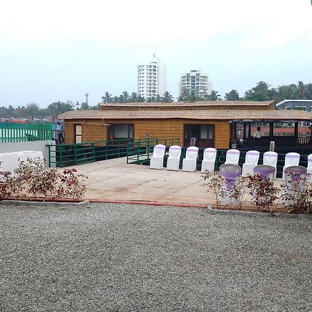 Global Backwater Resort Kollam Esterno foto