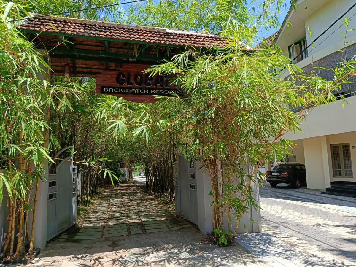 Global Backwater Resort Kollam Esterno foto